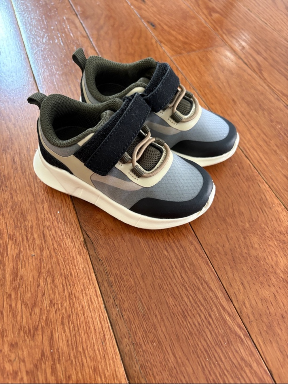 Place Kids Sport Sneakers in Gray, Olive & Black